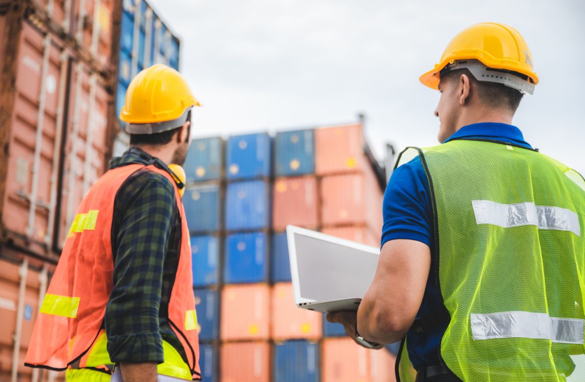 team growth quality logistics shipping 4